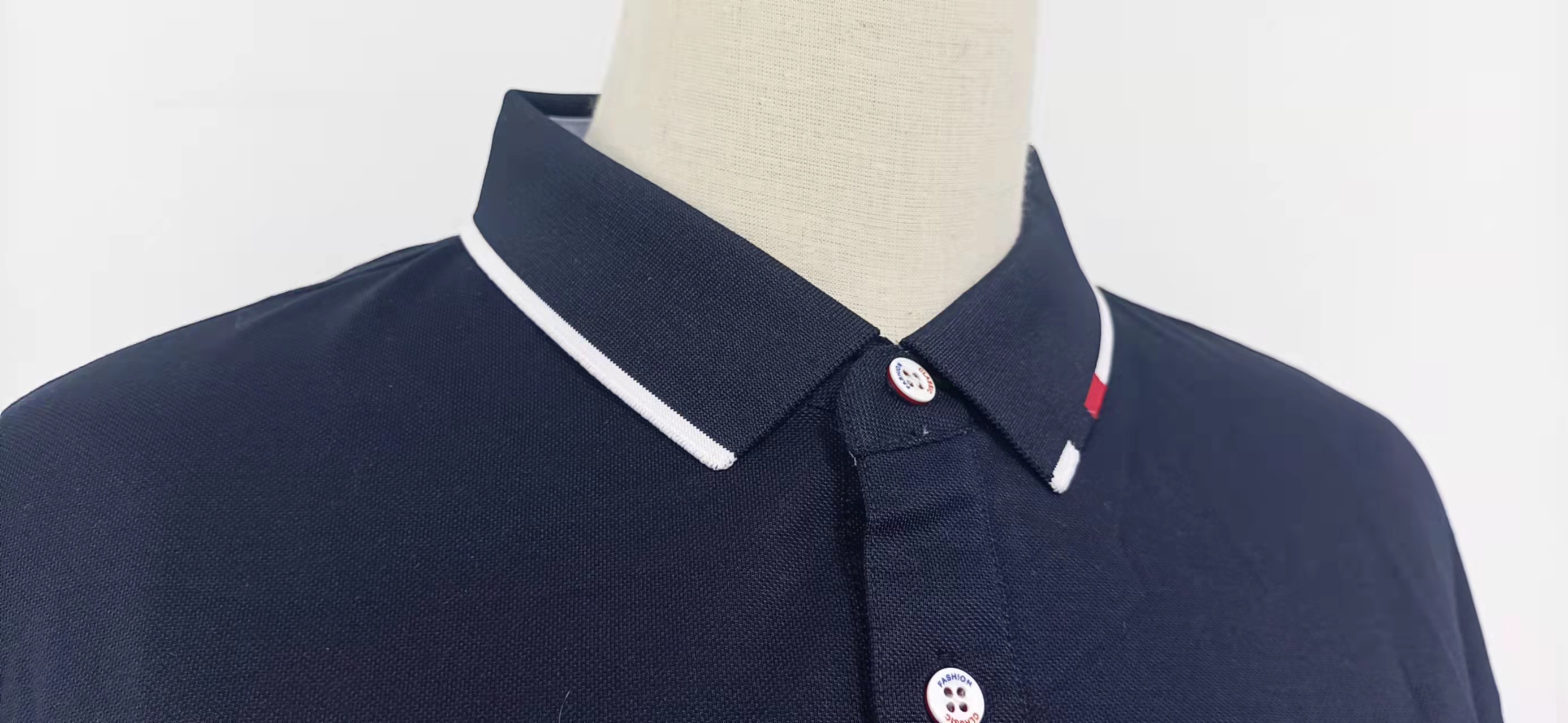 polo衫領口細節(jié)展示